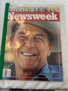 Newsweek Ronald Reagan Commemorative Edition Magazine One Size Blue White #E78